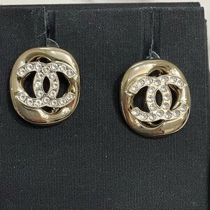 CHANEL Gold large CC Logo Pierced Earrings F/W 2025 Ex Condition Posts Crystal